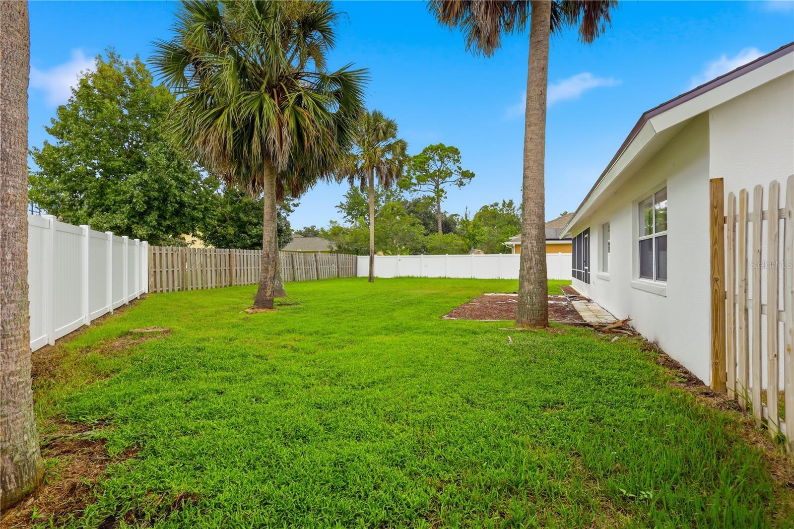 7 Palm Leaf Ln Property Photo 16