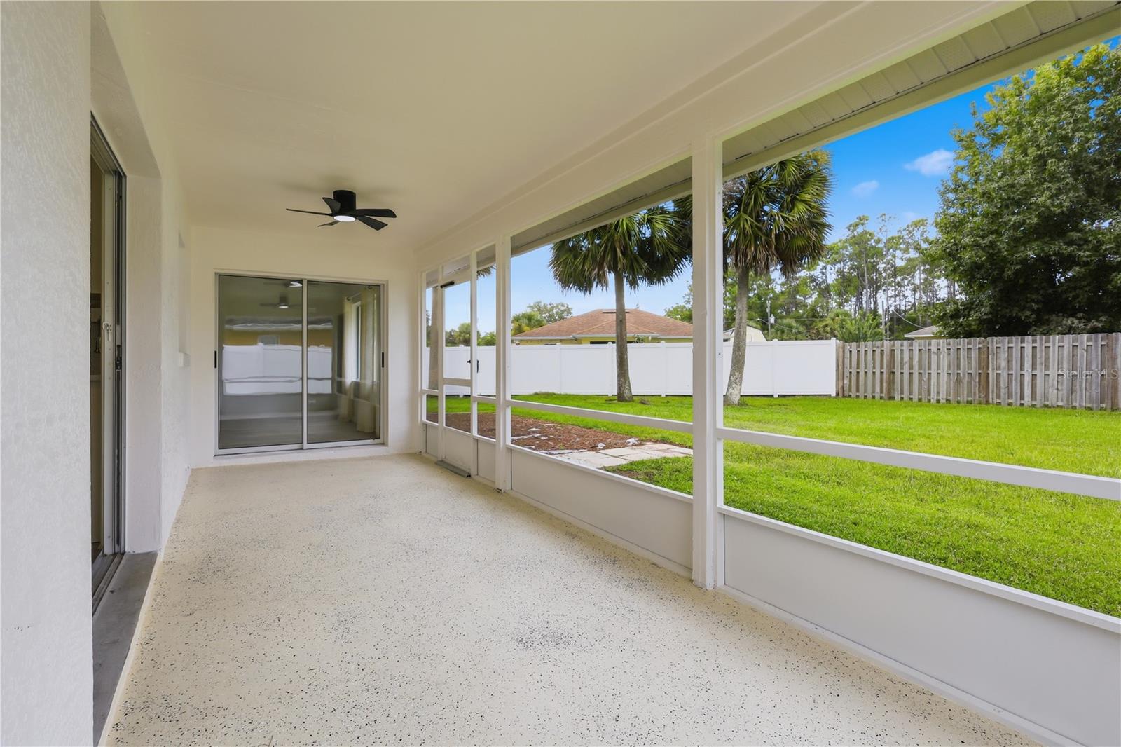 7 Palm Leaf Ln Property Photo 17