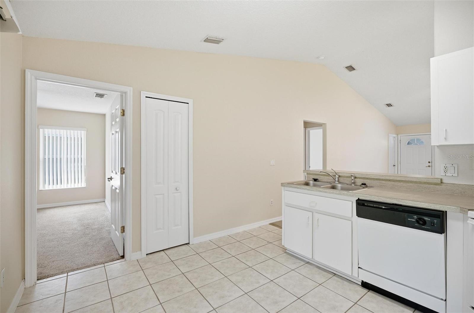165 Plain View Dr #b Property Photo 12