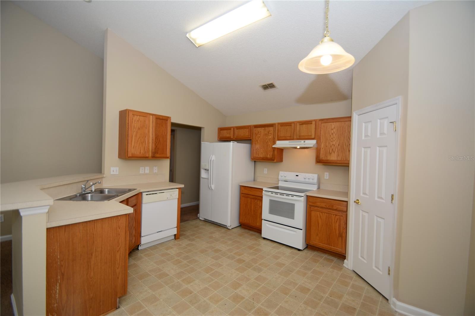 33 Rosepetal Ln #b Property Photo 4