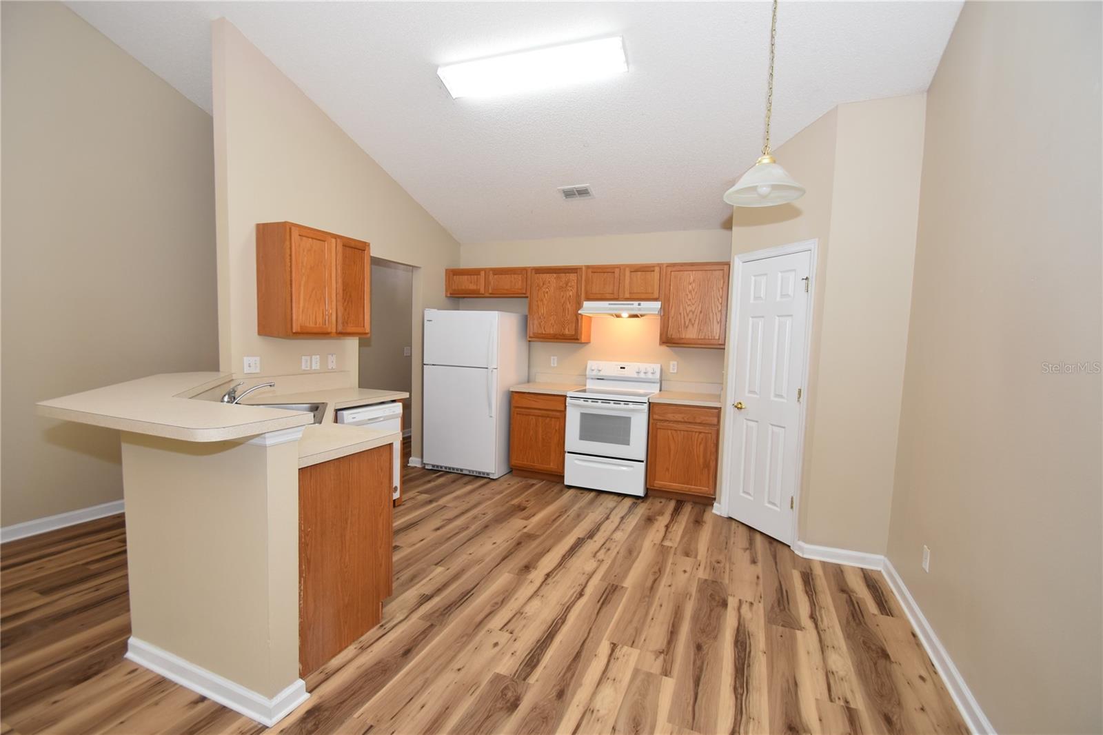 33 Rosepetal Ln #b Property Photo 5
