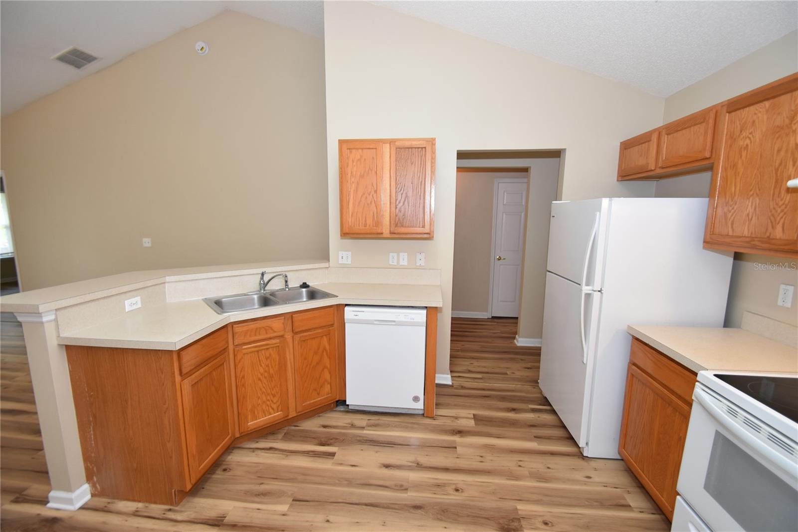 33 Rosepetal Ln #b Property Photo 7