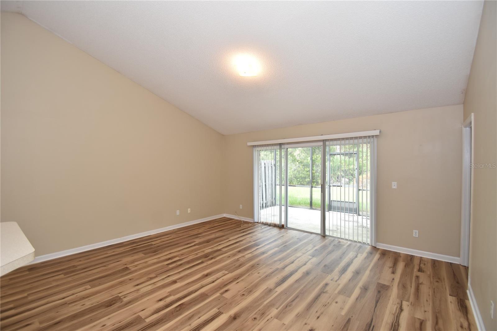 33 Rosepetal Ln #b Property Photo 11