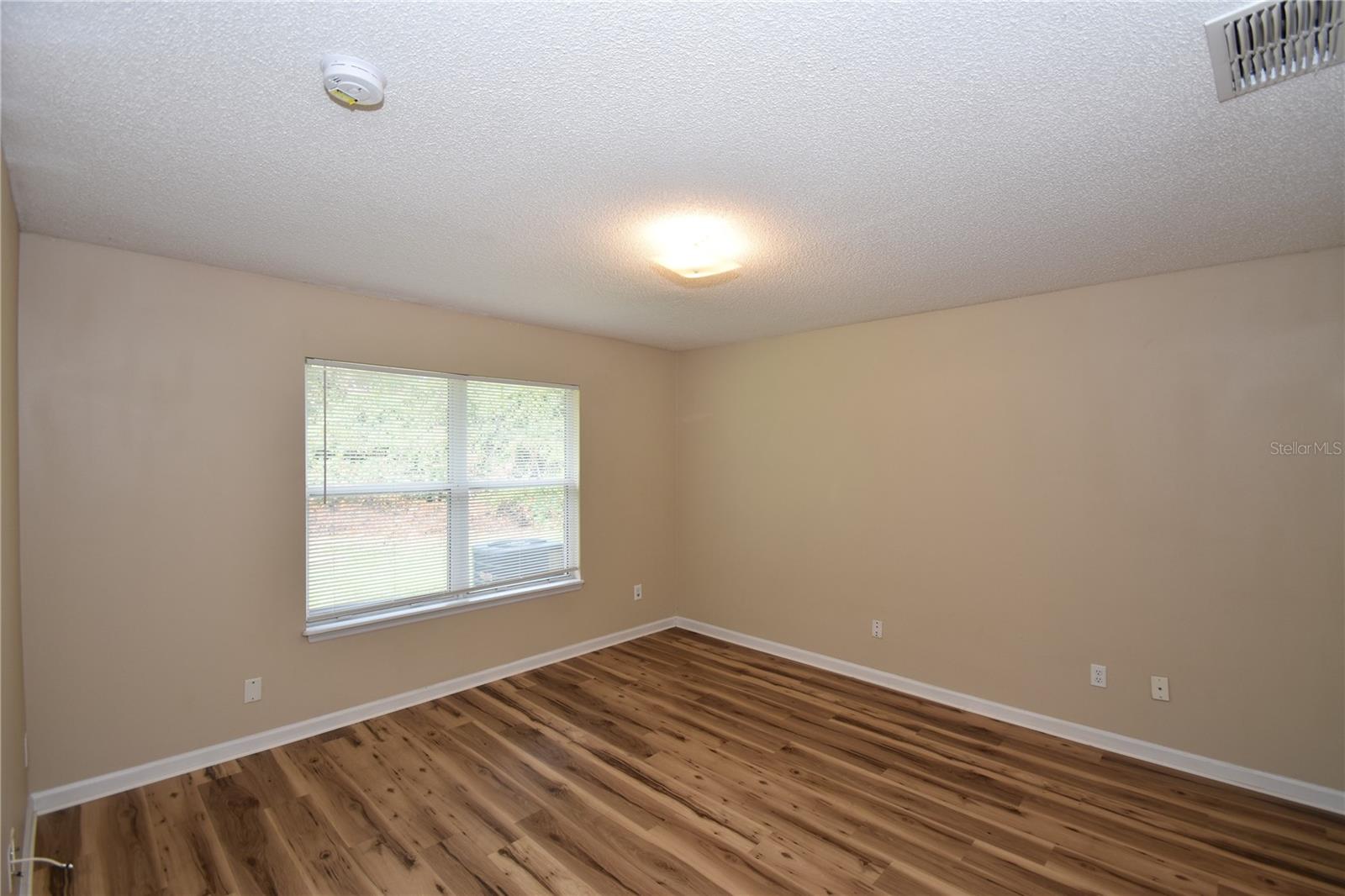 33 Rosepetal Ln #b Property Photo 12
