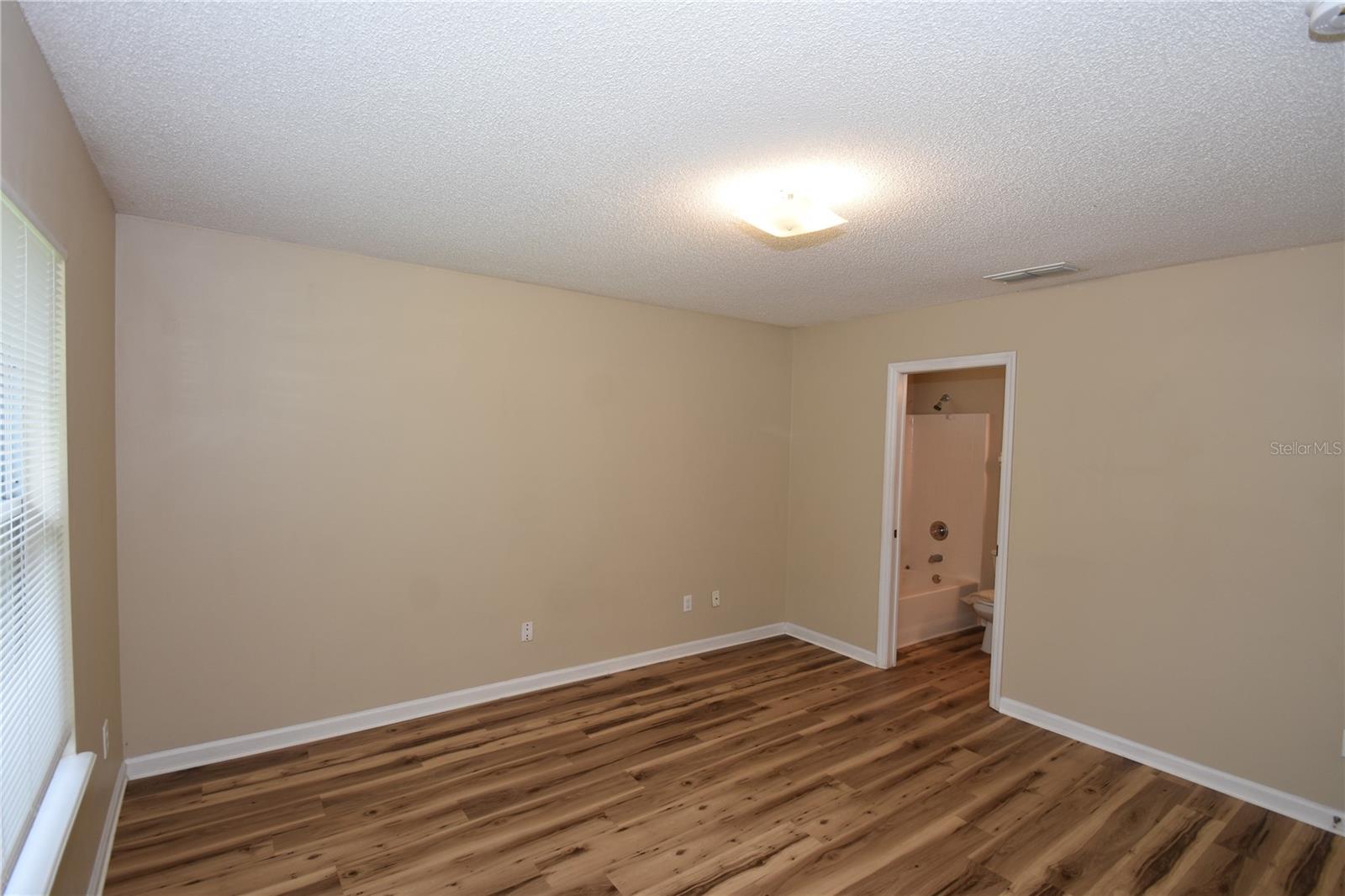 33 Rosepetal Ln #b Property Photo 13