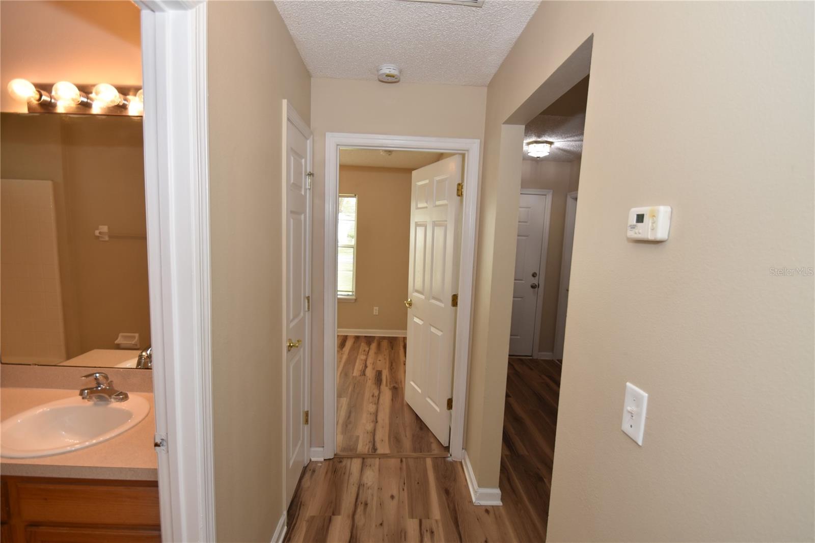33 Rosepetal Ln #b Property Photo 23