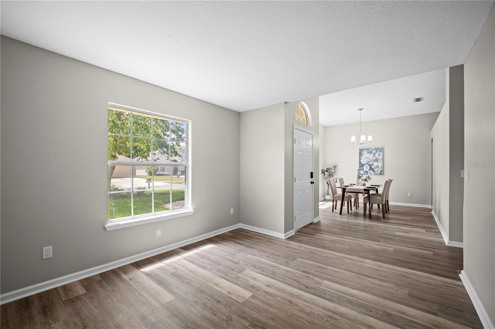 4048 Edgeland Trl Property Photo 14