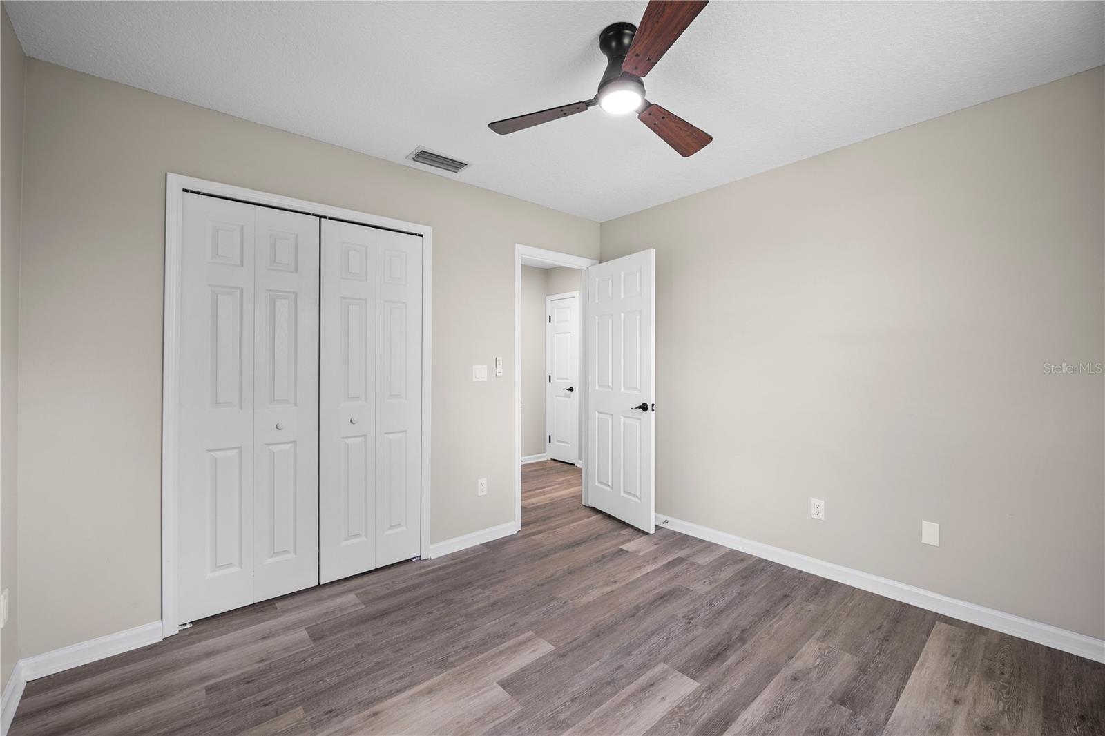 4048 Edgeland Trl Property Photo 37