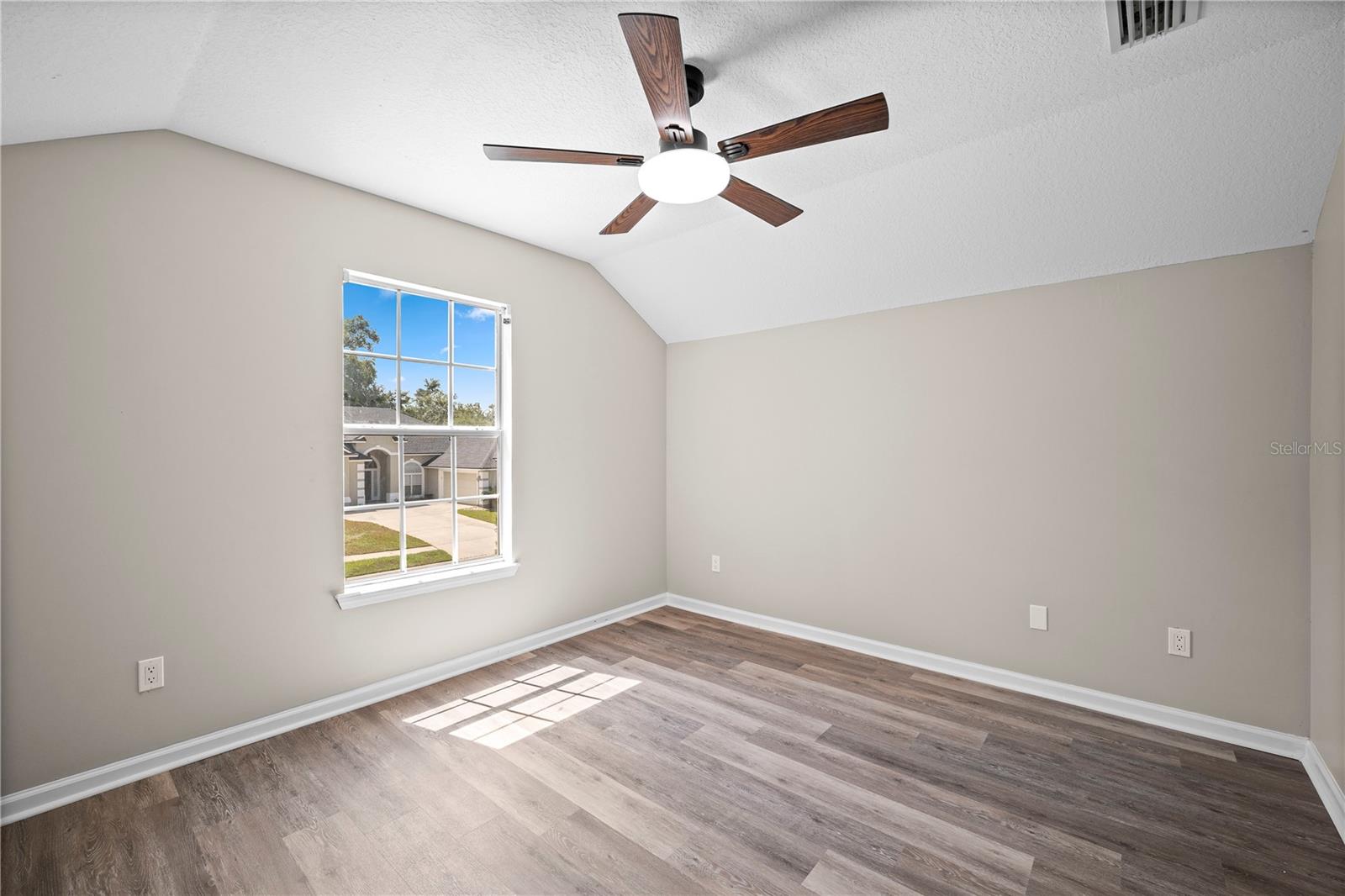 4048 Edgeland Trl Property Photo 41