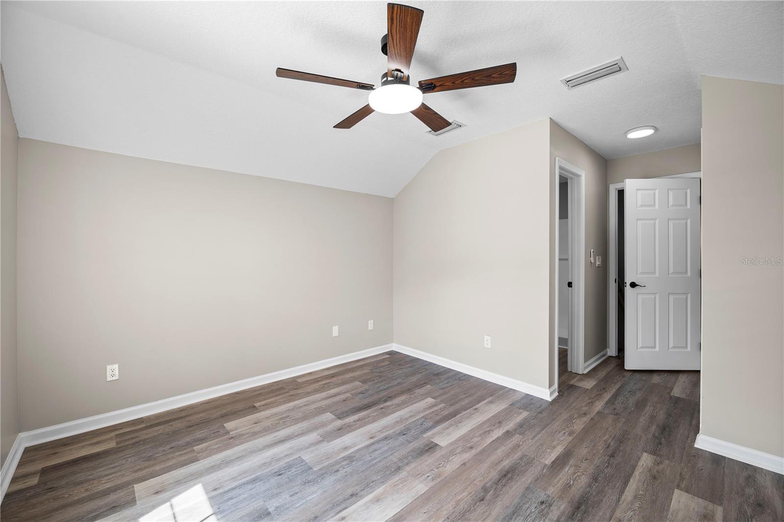 4048 Edgeland Trl Property Photo 42