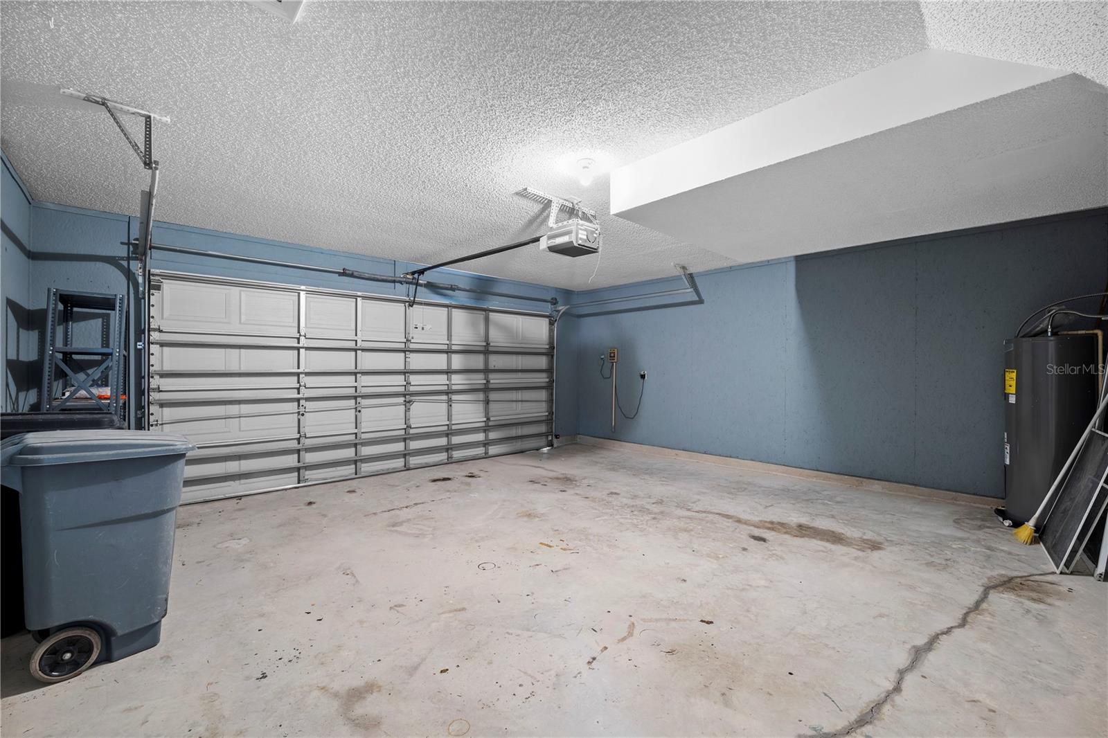 4048 Edgeland Trl Property Photo 46