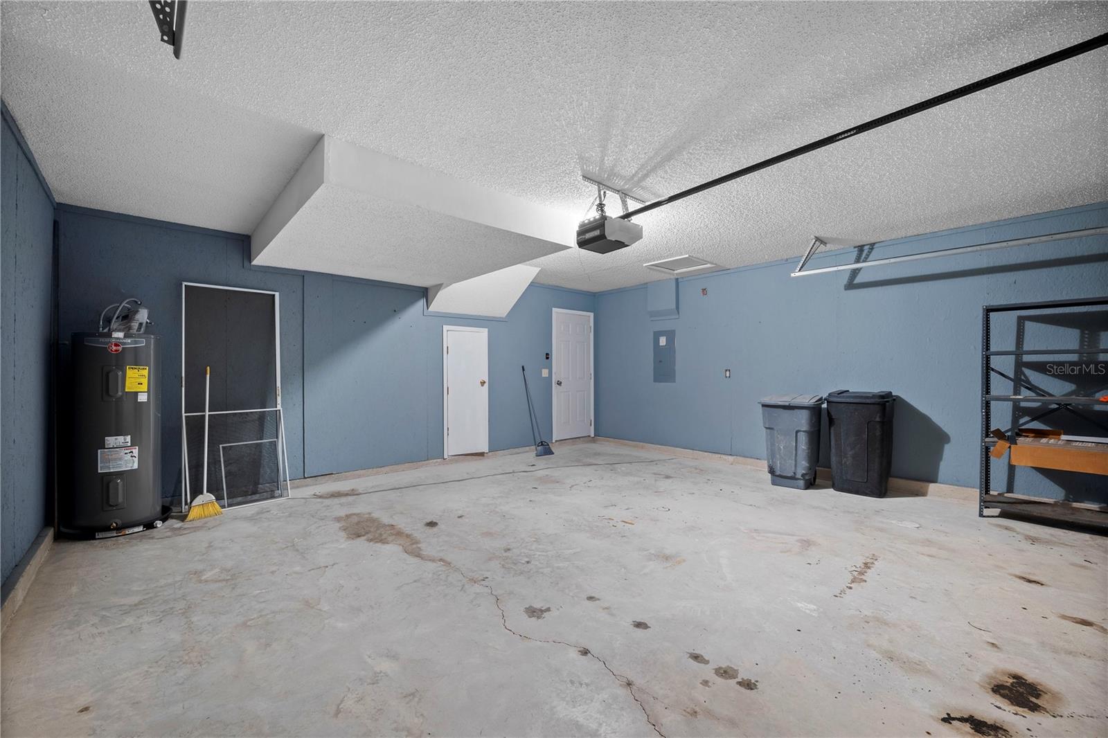 4048 Edgeland Trl Property Photo 47