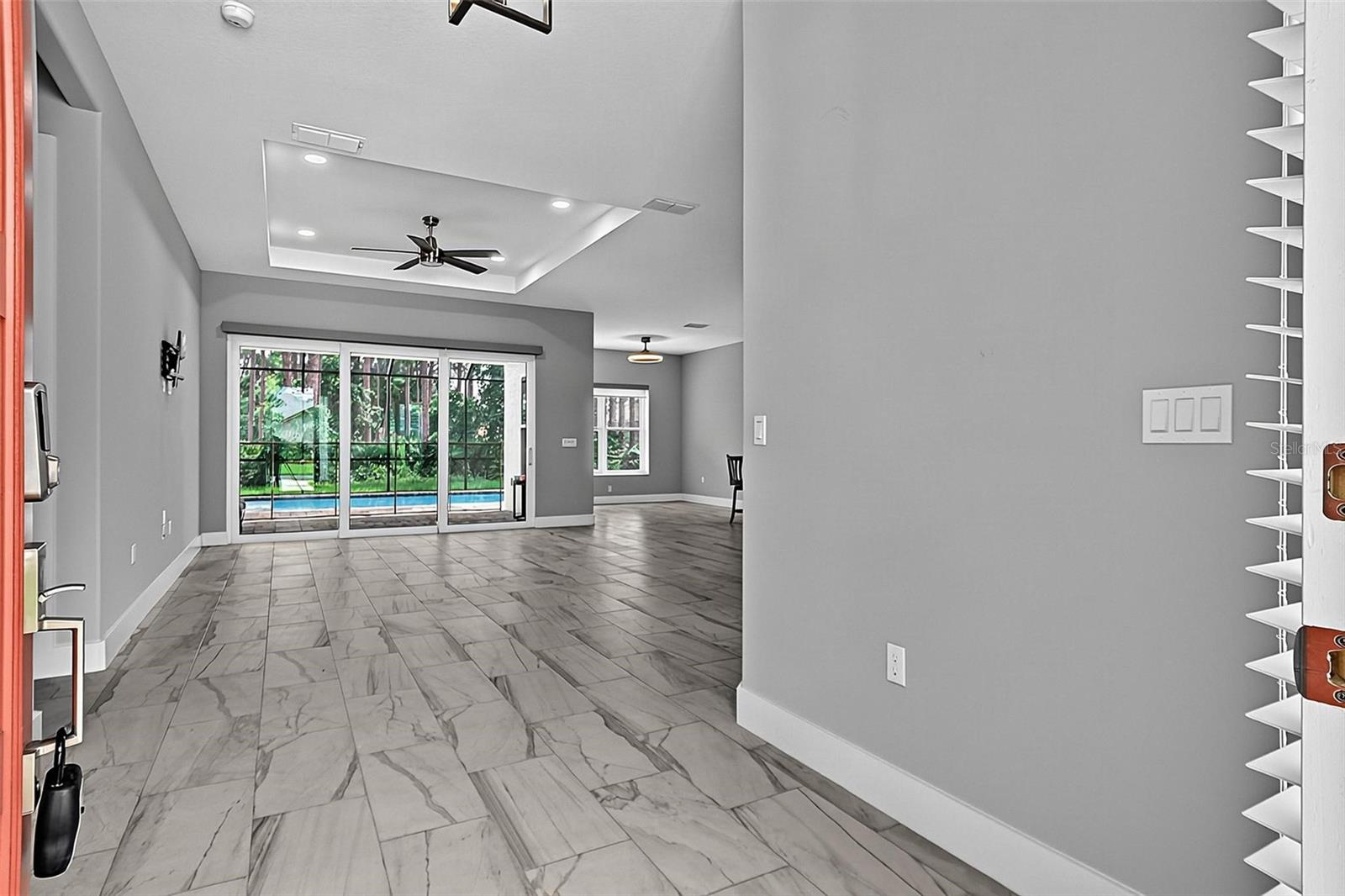 70 Bannbury Ln Property Photo 5