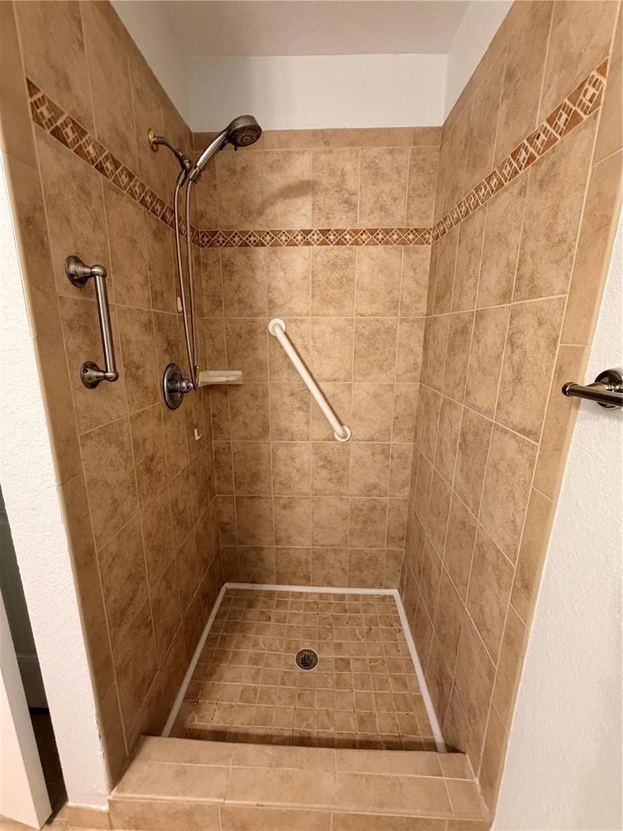 4600 E Moody Blvd #8a Property Photo 16