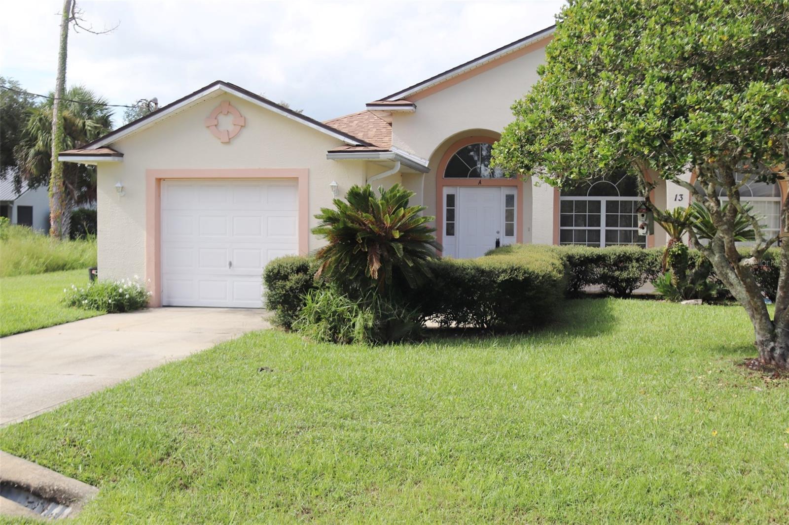 13 BUTTONWOOD LN #A Property Photo 1