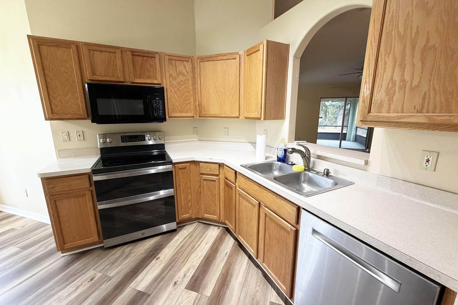 37 Red Clover Ln Property Photo 5