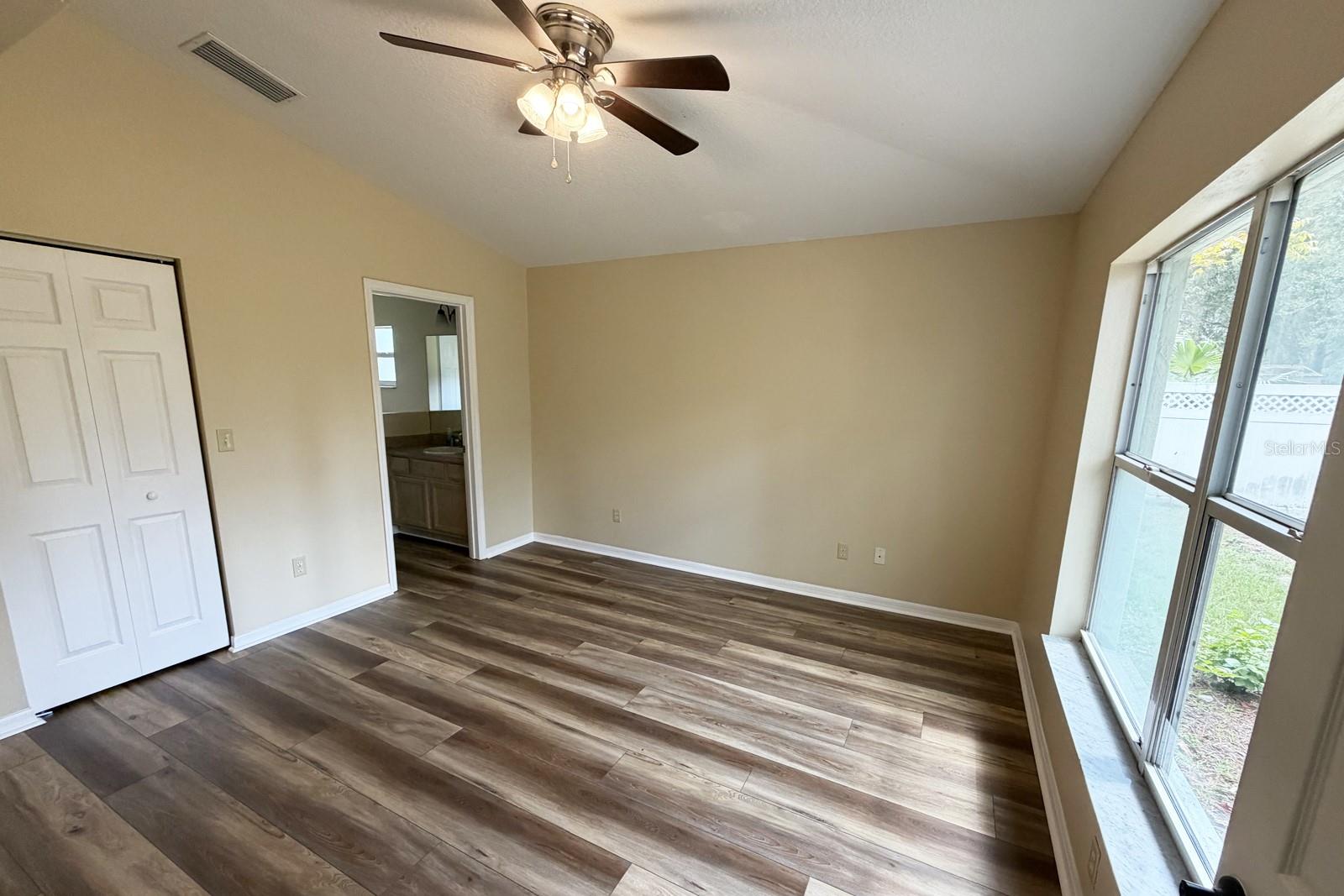 37 Red Clover Ln Property Photo 12