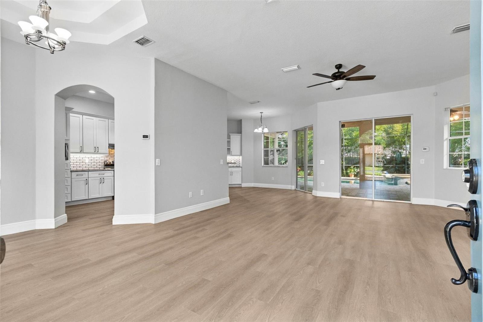 8 River Oaks Way Property Photo 7