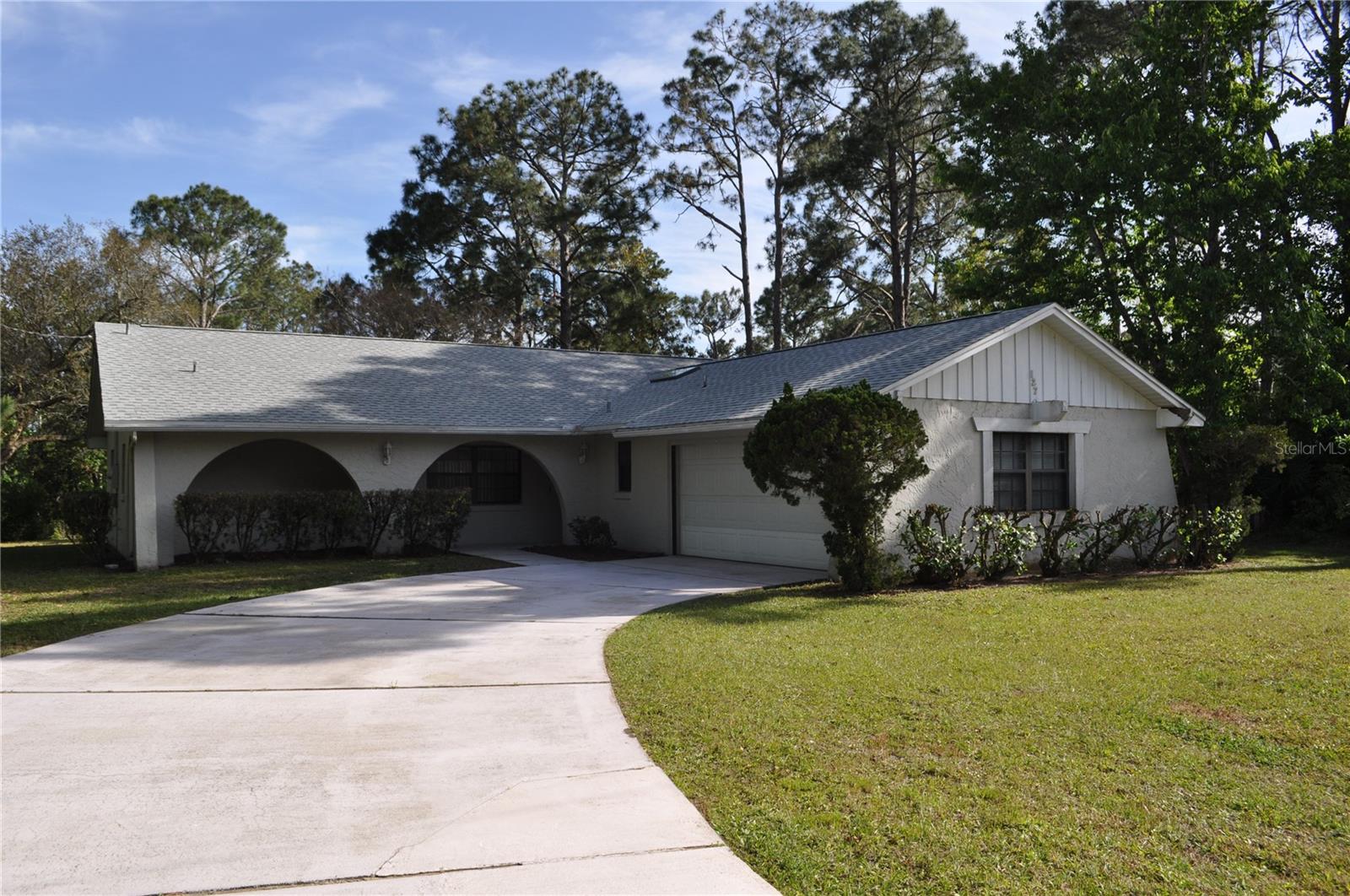 127 PERSIMMON DR Property Photo 1