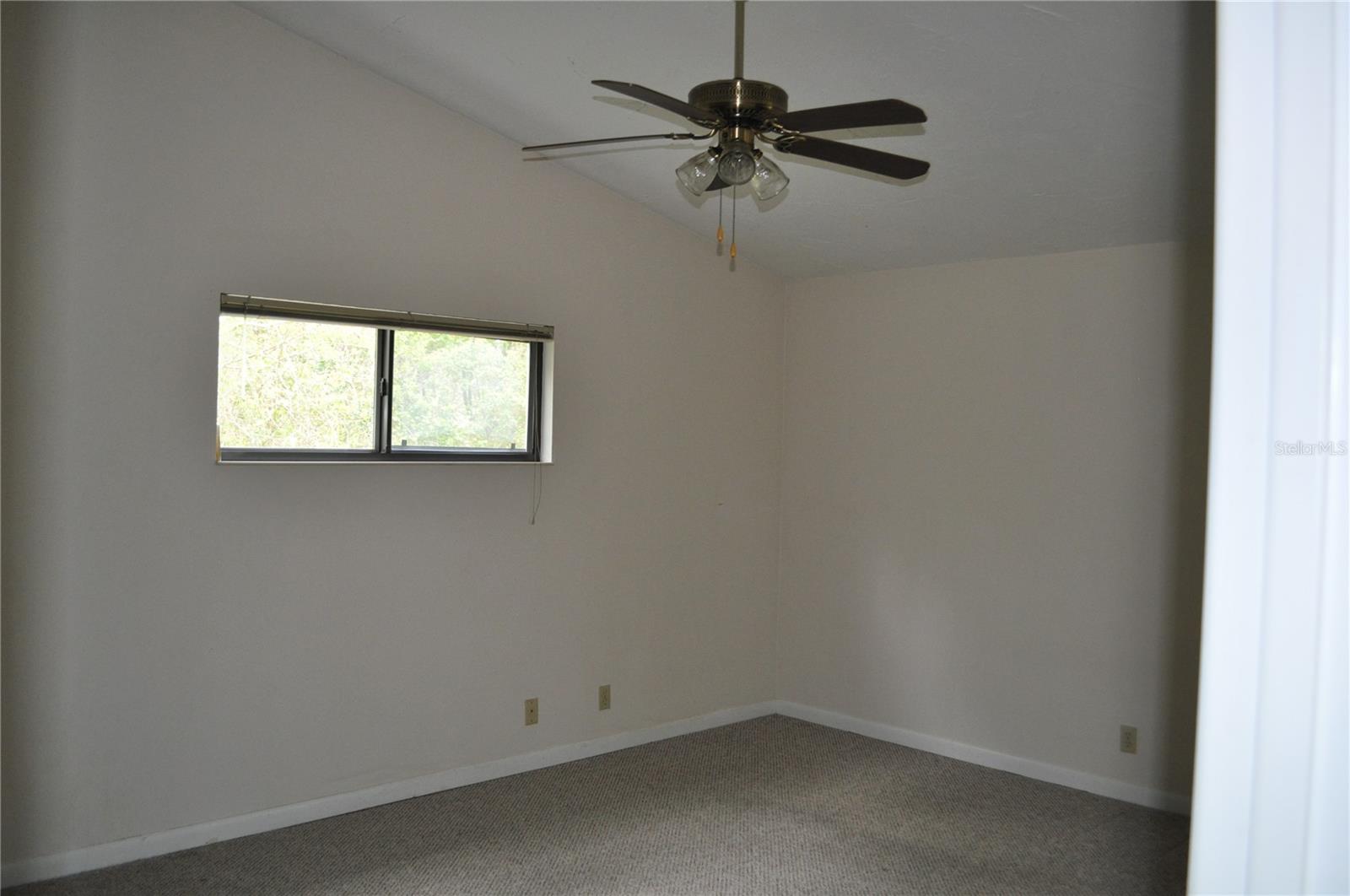 127 Persimmon Dr Property Photo 7