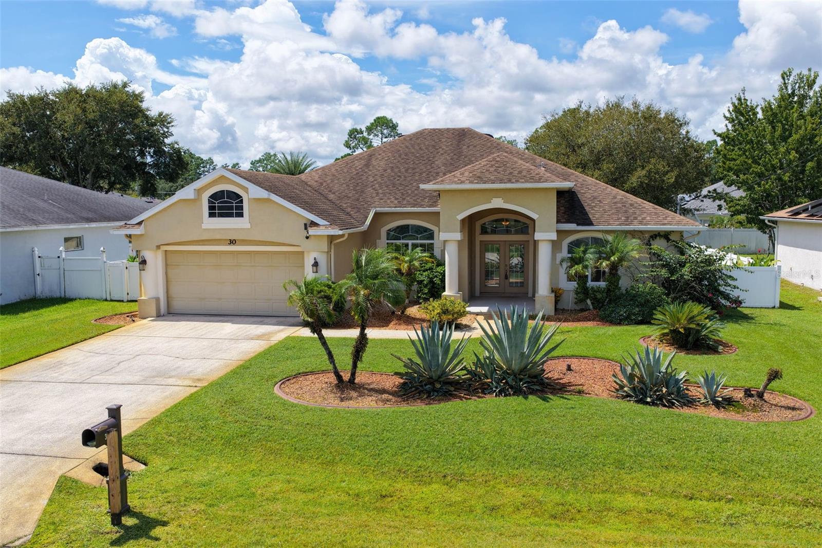 30 Rolling Sands Dr Property Photo 1