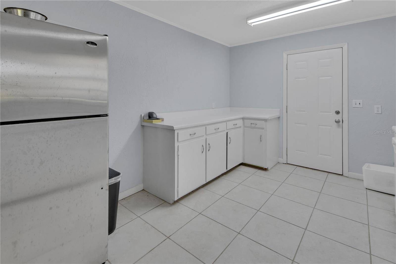 402 N Center St Property Photo 16