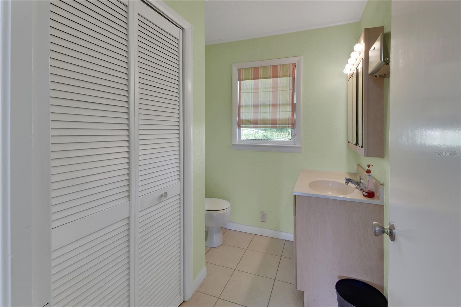 402 N Center St Property Photo 21
