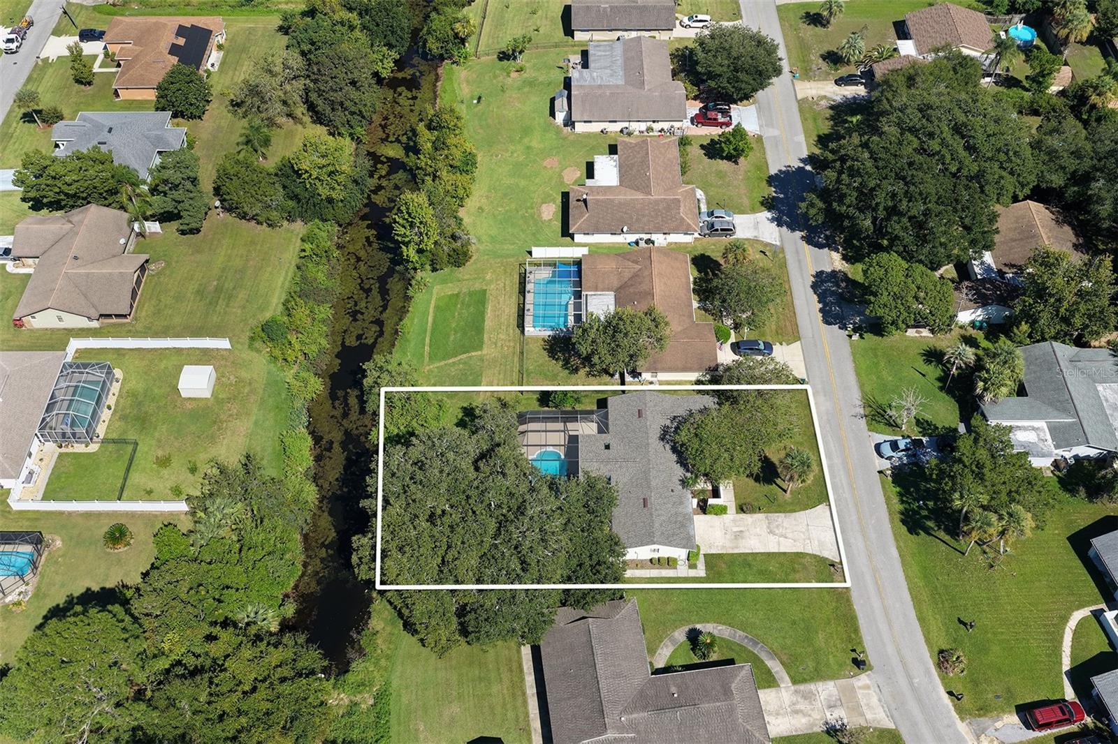 83 Farragut Dr Property Photo 15
