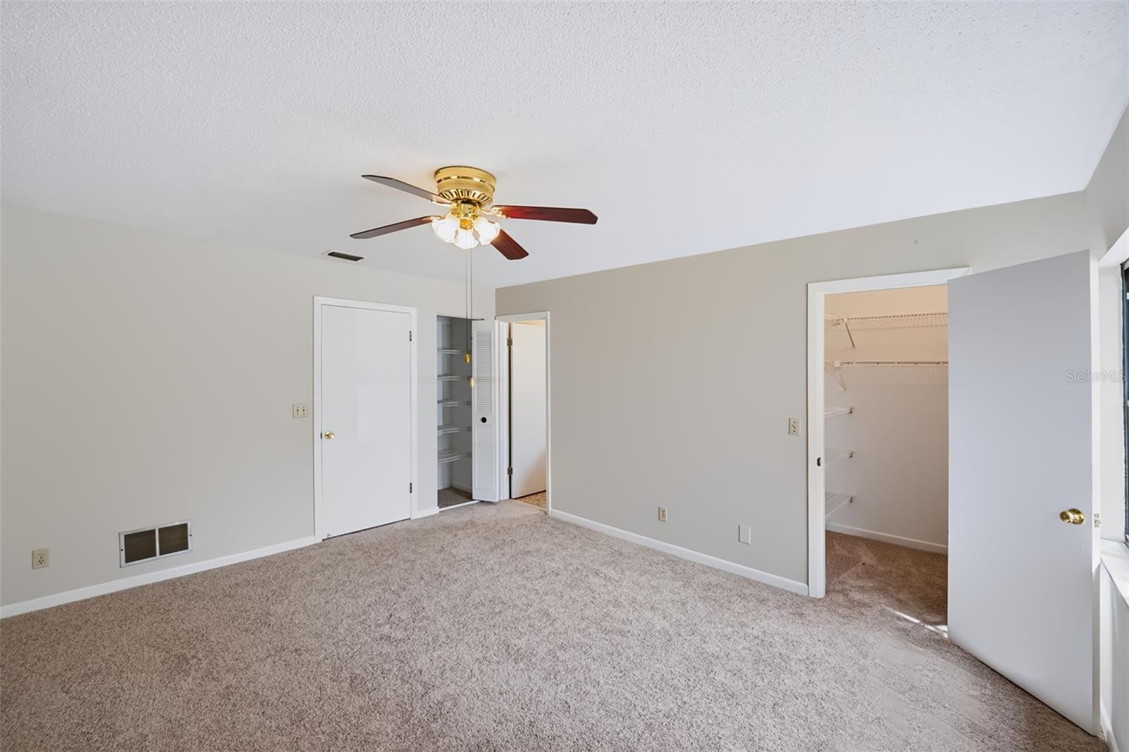 83 Farragut Dr Property Photo 37
