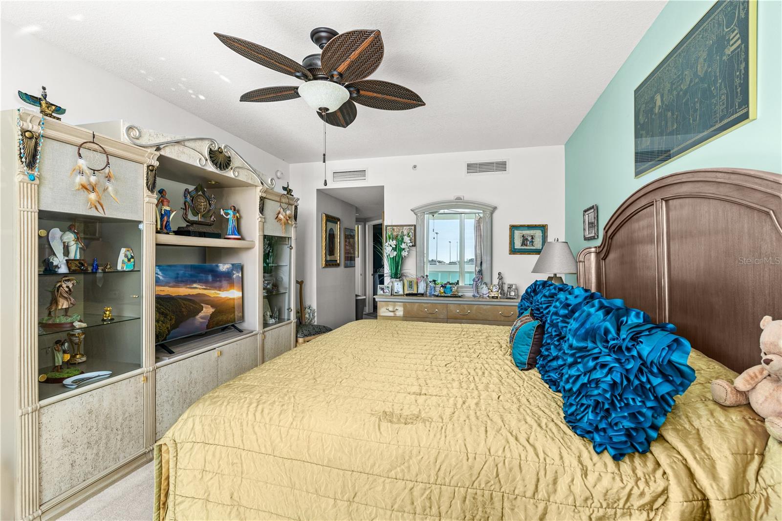 231 Riverside Dr #410-1 Property Photo 10