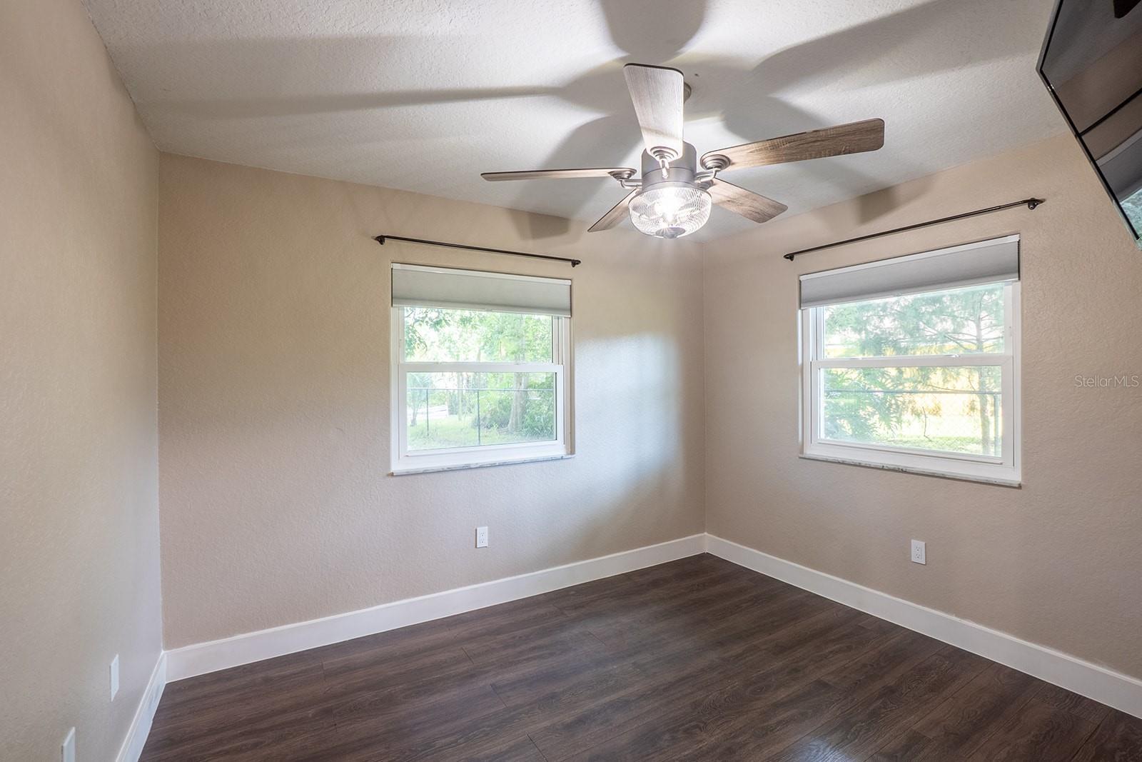 16 Warren Pl Property Photo 17