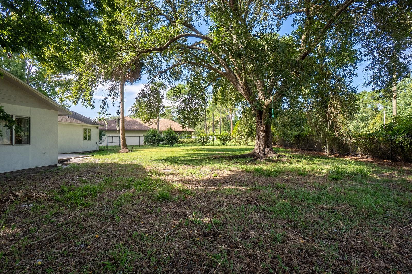 16 Warren Pl Property Photo 27