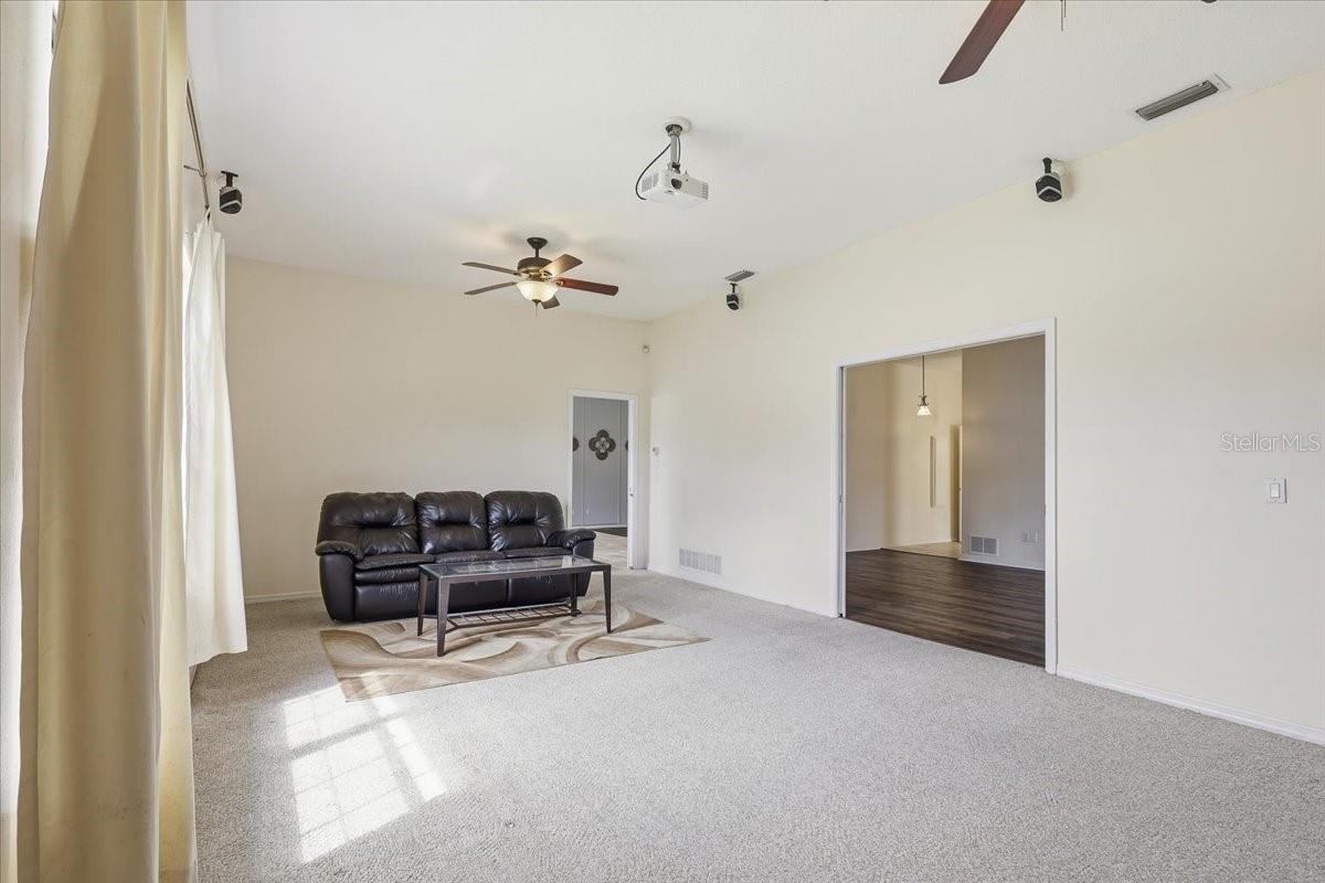 25 Butterfield Dr Property Photo 32