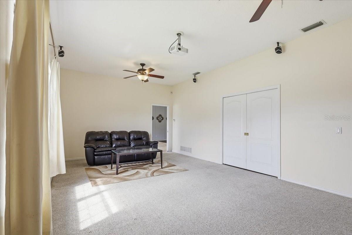 25 Butterfield Dr Property Photo 34