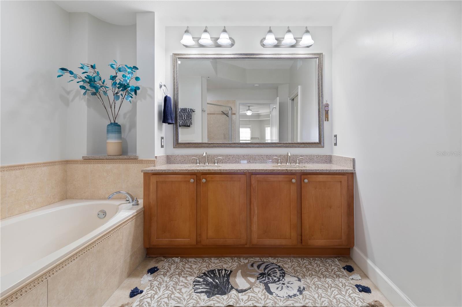 102 Yacht Harbor Dr #567 Property Photo 24