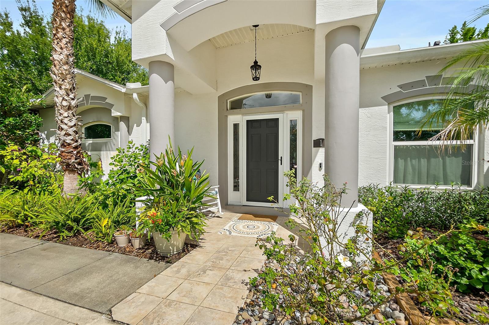 1 Pillory Ln Property Photo 2