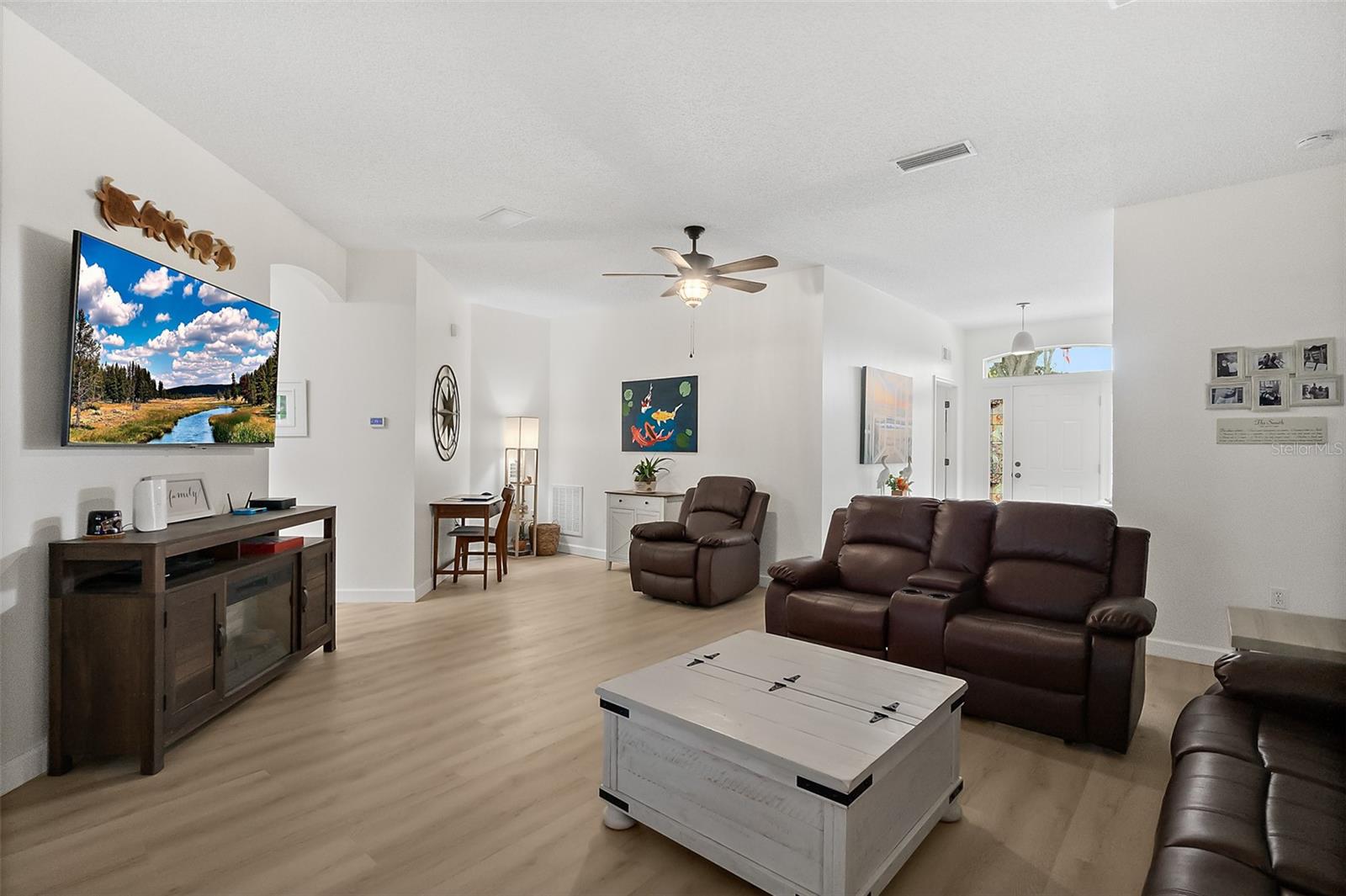 1 Pillory Ln Property Photo 7