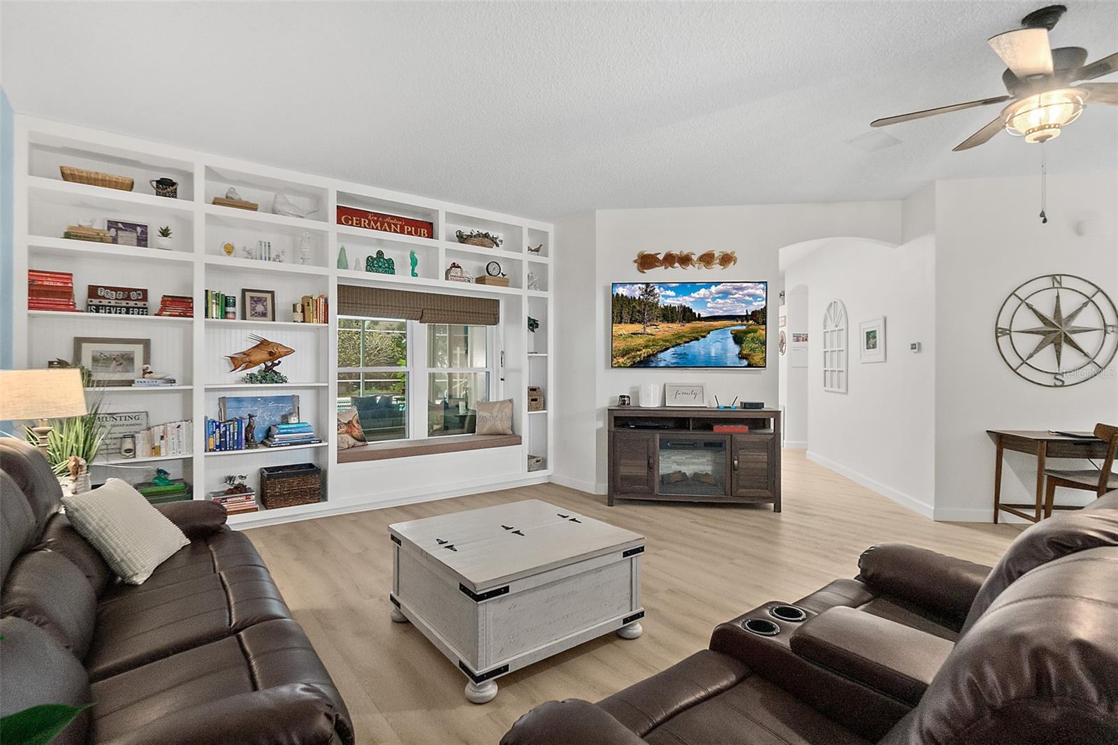 1 Pillory Ln Property Photo 8