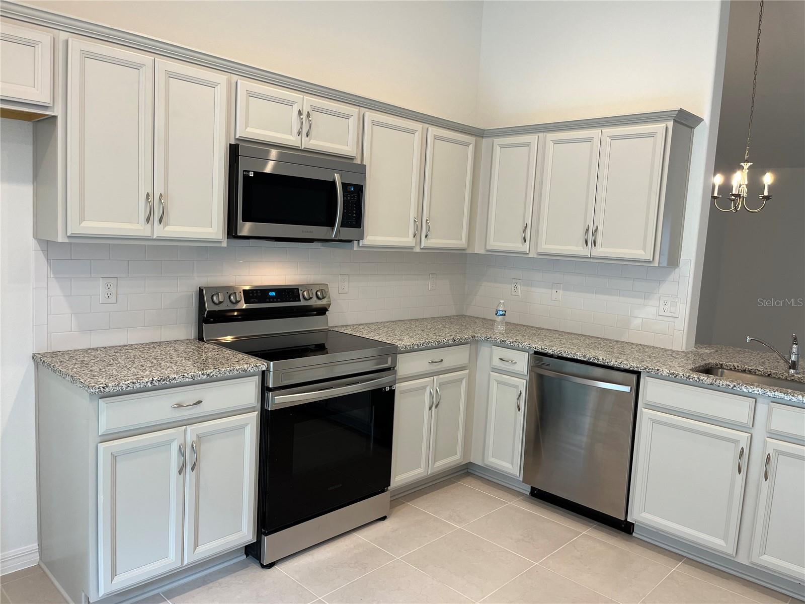 17 Freneau Ln #a Property Photo 6