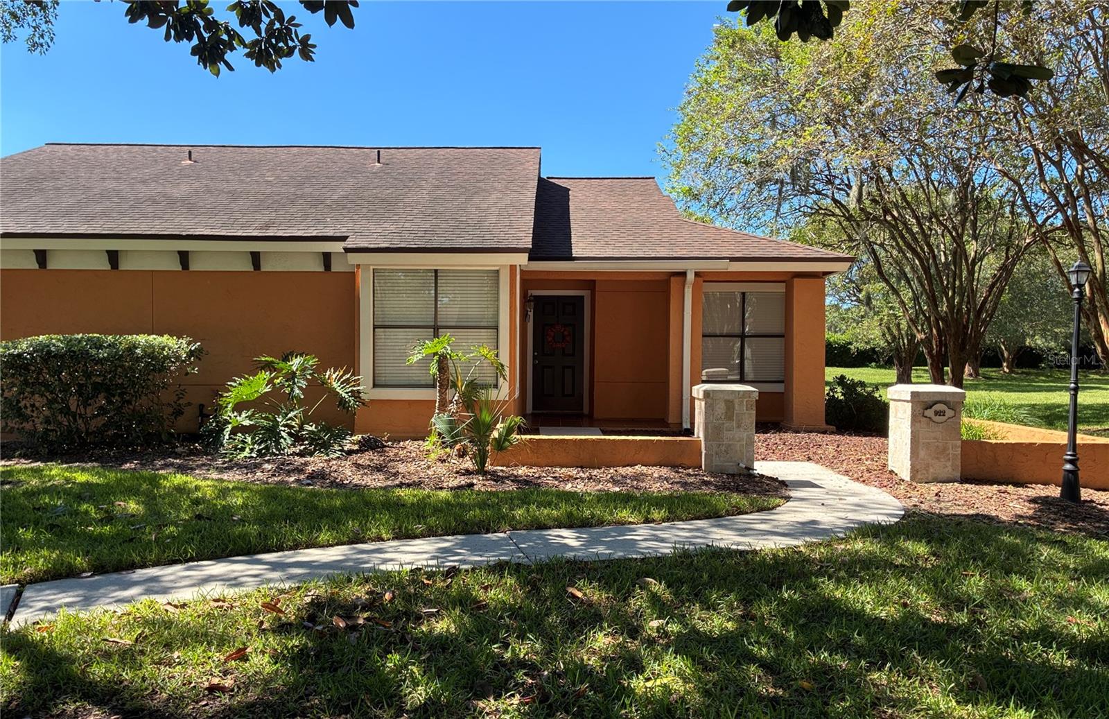 922 Shoreline Cir #na Property Photo 1