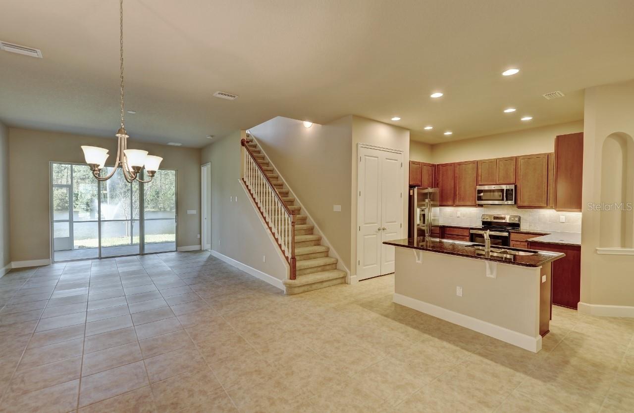 785 Aldenham Ln Property Photo 6