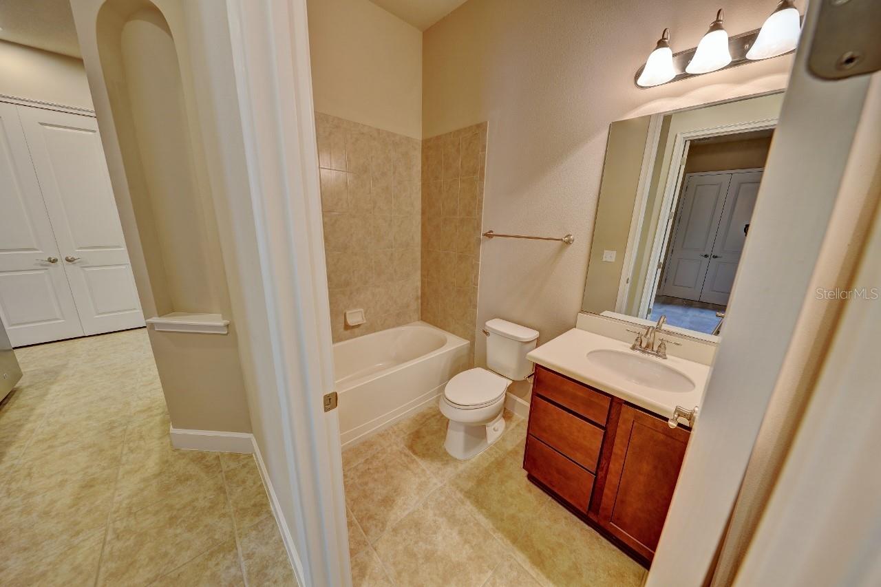 785 Aldenham Ln Property Photo 15