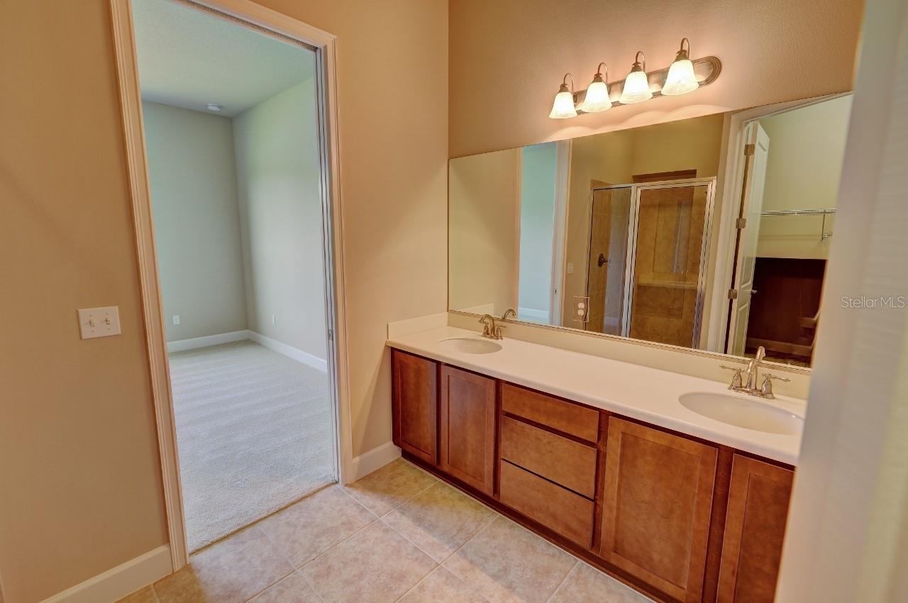 785 Aldenham Ln Property Photo 26