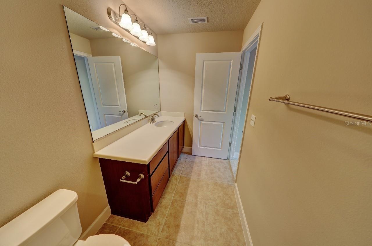 785 Aldenham Ln Property Photo 39