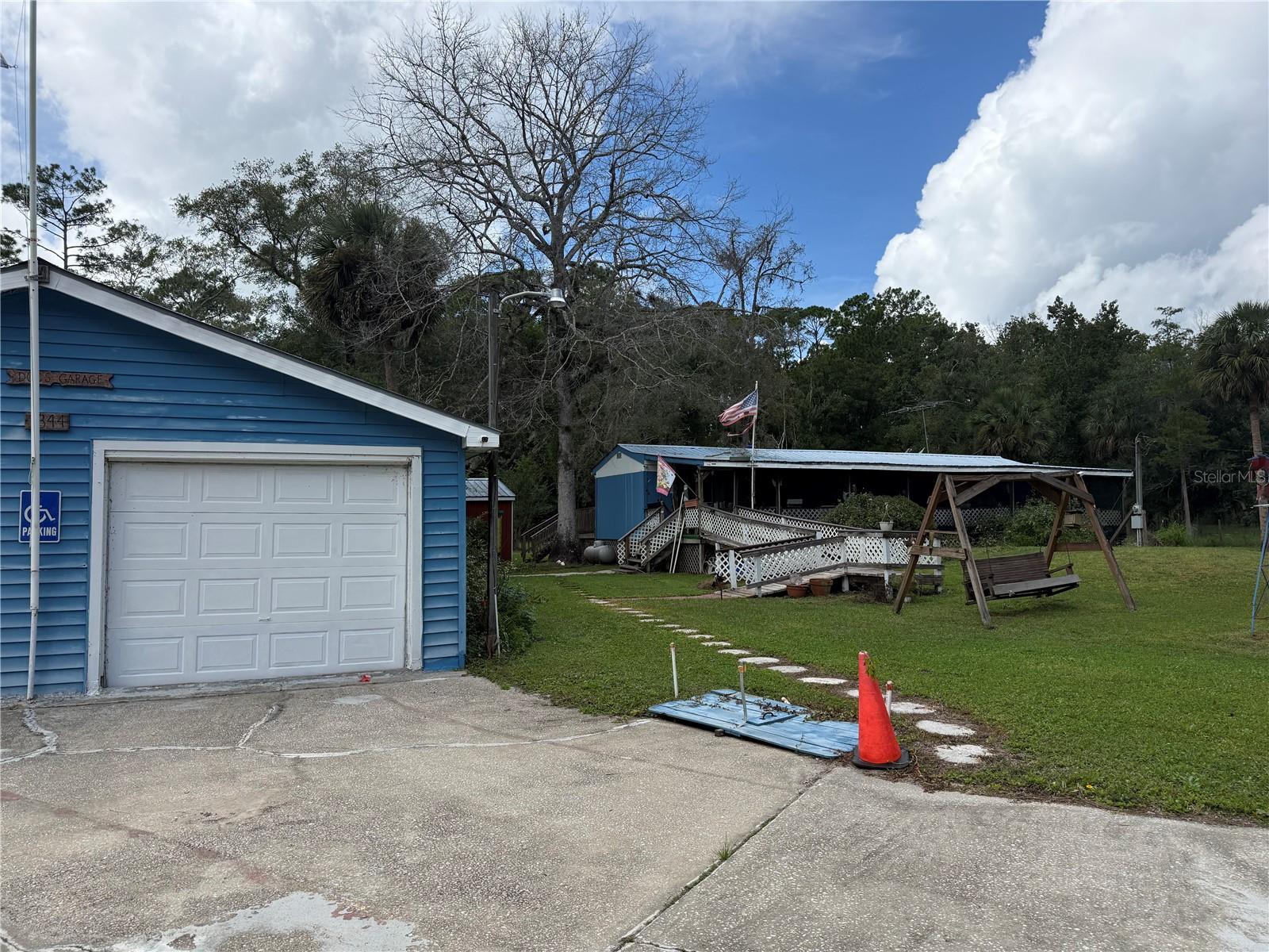 1844 Papaya St Property Photo 11