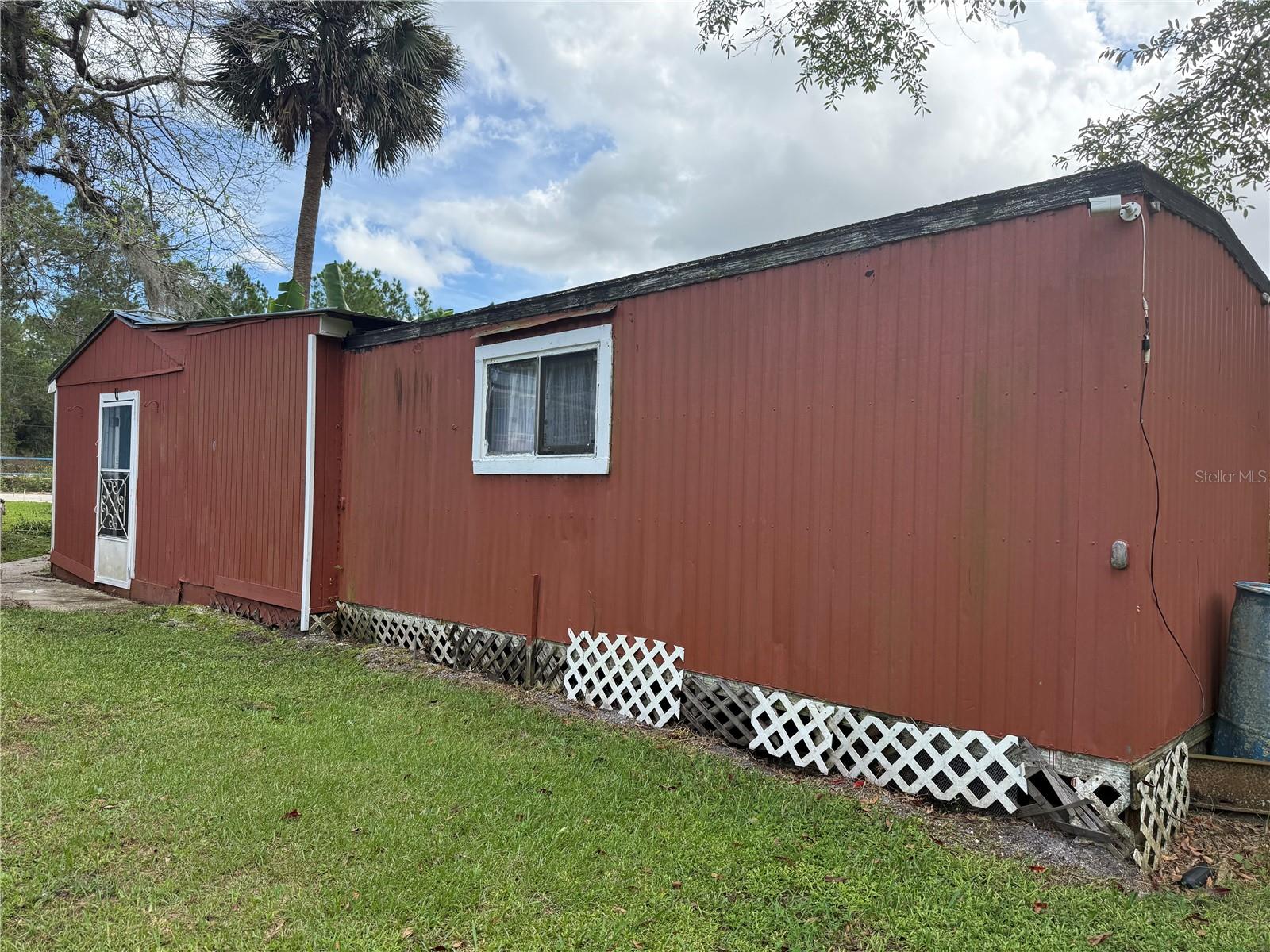 1844 Papaya St Property Photo 23