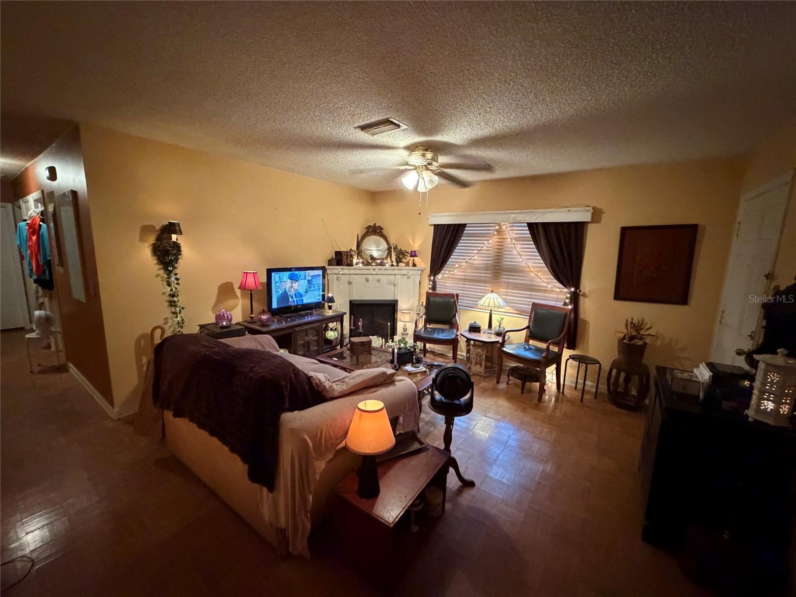 2475 Seaway St Property Photo 1