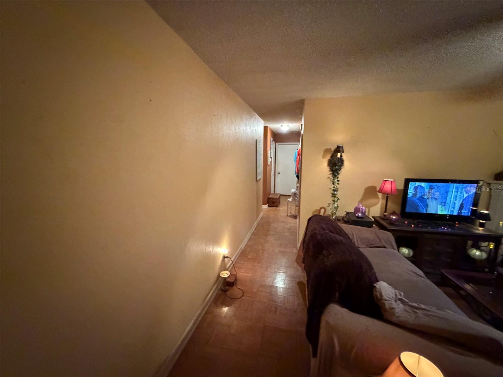 2475 Seaway St Property Photo 2