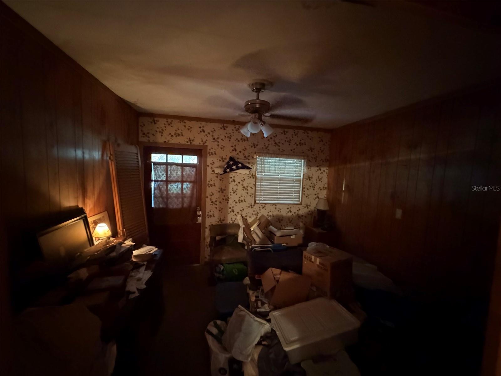 2475 Seaway St Property Photo 4