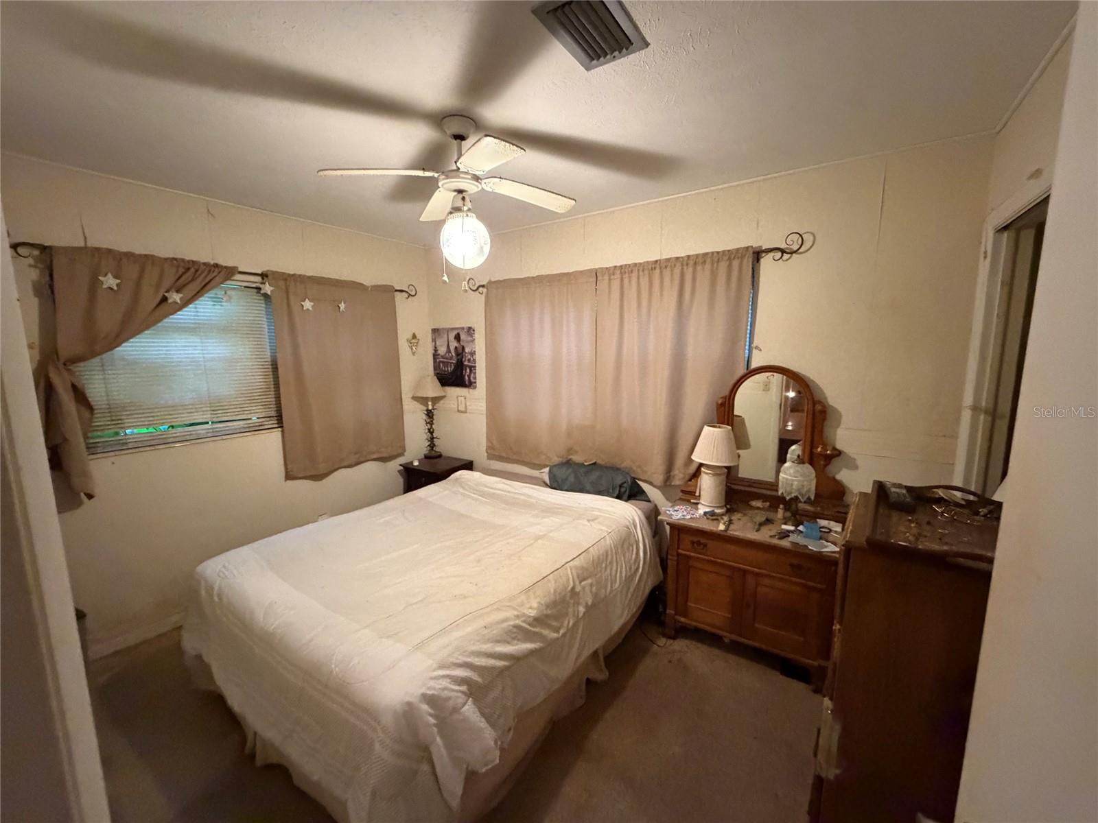 2475 Seaway St Property Photo 15